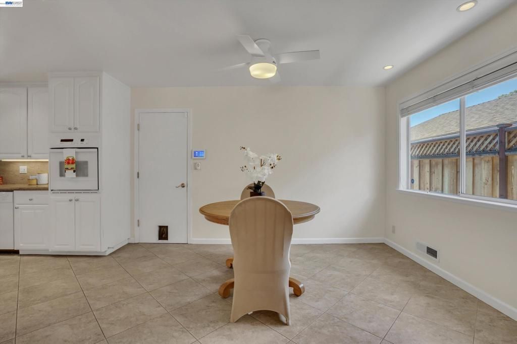 Image 10 of property listing at 2090 Coolidge Dr, Santa Clara, CA 95051