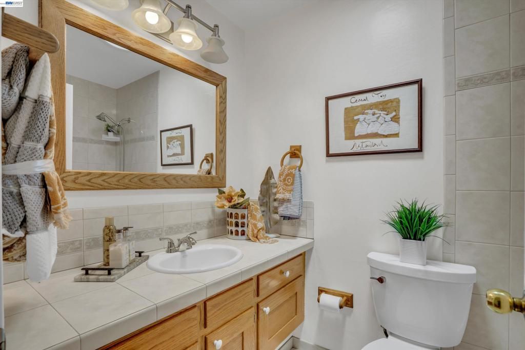 Image 18 of property listing at 2090 Coolidge Dr, Santa Clara, CA 95051