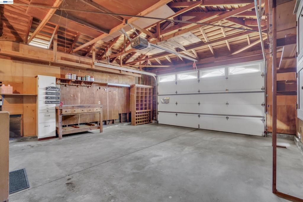 Image 36 of property listing at 2090 Coolidge Dr, Santa Clara, CA 95051
