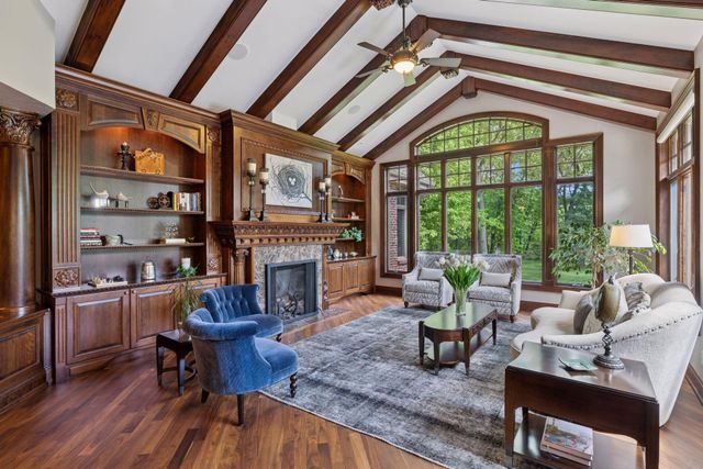 614 Hidden Creek Trail, Mendota Heights, MN 55118