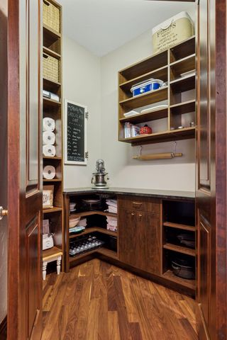 614 Hidden Creek Trail, Mendota Heights, MN 55118