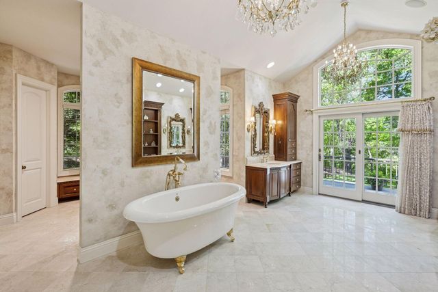 614 Hidden Creek Trail, Mendota Heights, MN 55118