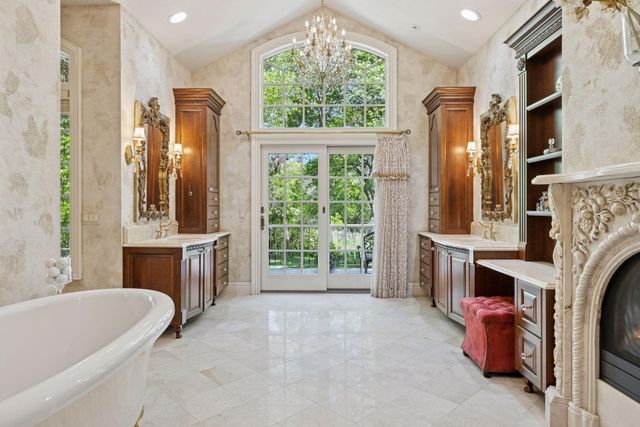 614 Hidden Creek Trail, Mendota Heights, MN 55118