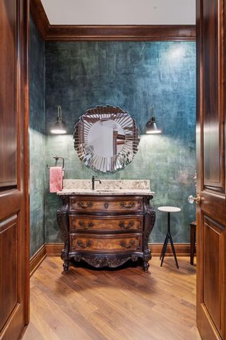 614 Hidden Creek Trail, Mendota Heights, MN 55118