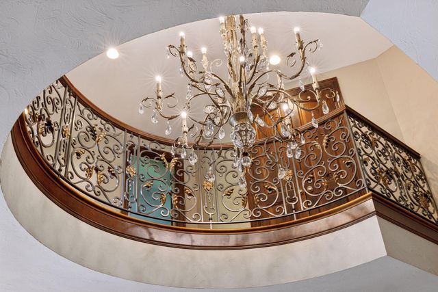 614 Hidden Creek Trail, Mendota Heights, MN 55118