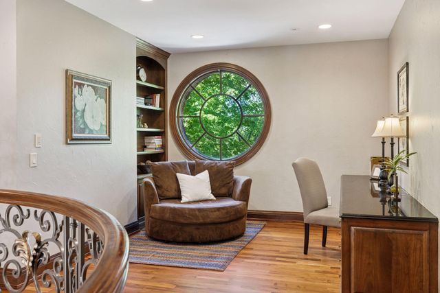 614 Hidden Creek Trail, Mendota Heights, MN 55118