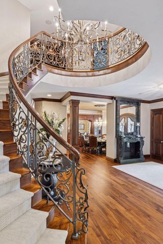 614 Hidden Creek Trail, Mendota Heights, MN 55118