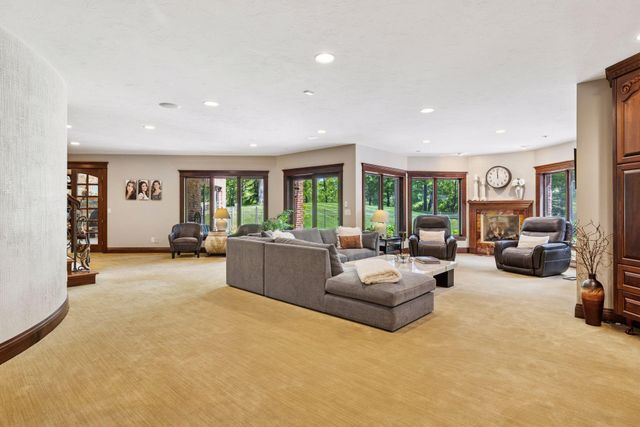 614 Hidden Creek Trail, Mendota Heights, MN 55118