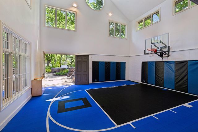 614 Hidden Creek Trail, Mendota Heights, MN 55118