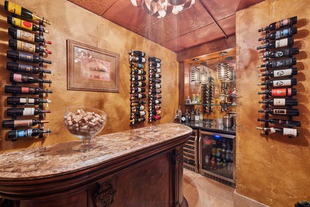 614 Hidden Creek Trail, Mendota Heights, MN 55118