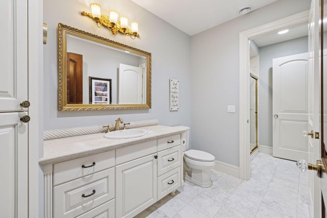 614 Hidden Creek Trail, Mendota Heights, MN 55118