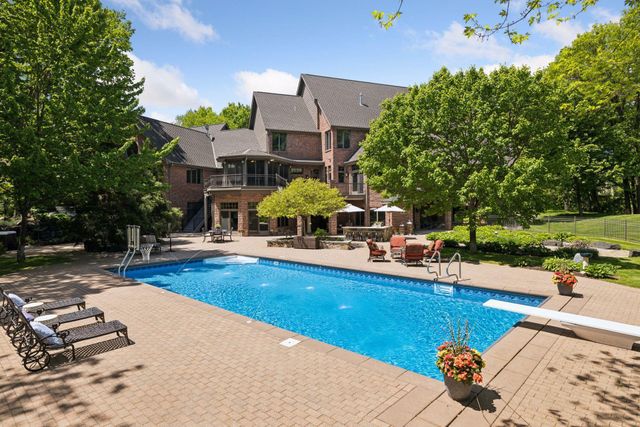 614 Hidden Creek Trail, Mendota Heights, MN 55118