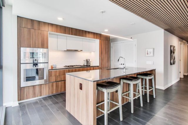 211 N Harbor Drive 1809, Chicago, IL 60601