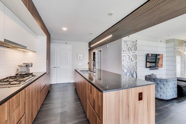 211 N Harbor Drive 1809, Chicago, IL 60601