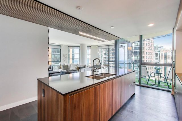 211 N Harbor Drive 1809, Chicago, IL 60601