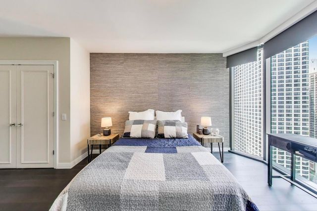 211 N Harbor Drive 1809, Chicago, IL 60601