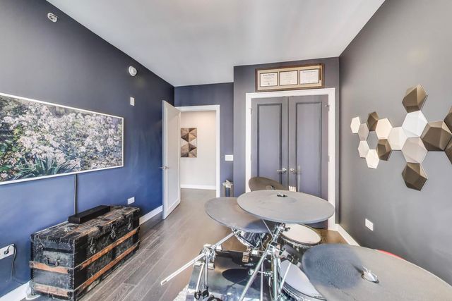 211 N Harbor Drive 1809, Chicago, IL 60601