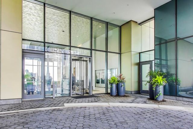 211 N Harbor Drive 1809, Chicago, IL 60601