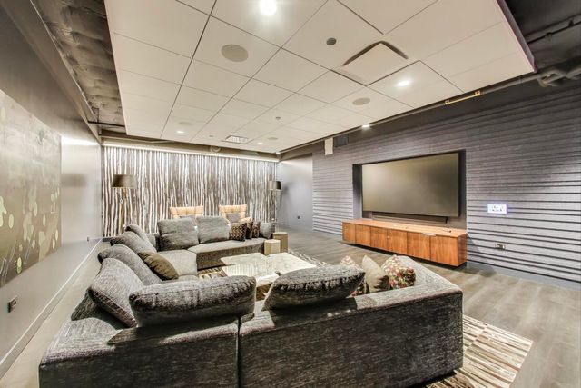 211 N Harbor Drive 1809, Chicago, IL 60601