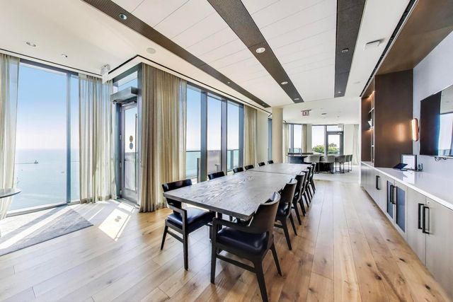 211 N Harbor Drive 1809, Chicago, IL 60601