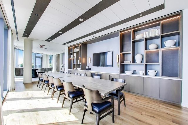211 N Harbor Drive 1809, Chicago, IL 60601