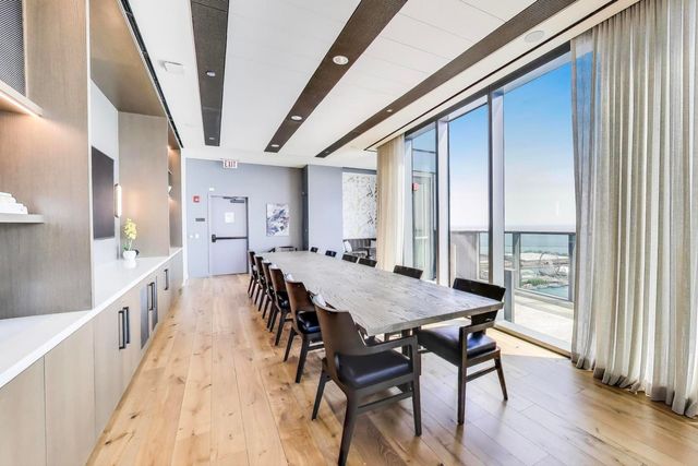 211 N Harbor Drive 1809, Chicago, IL 60601