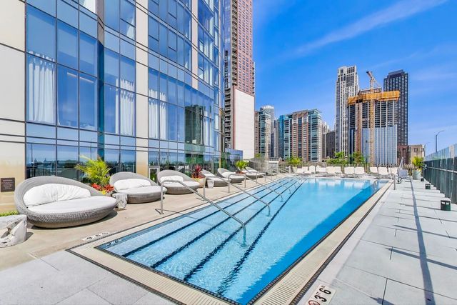 211 N Harbor Drive 1809, Chicago, IL 60601