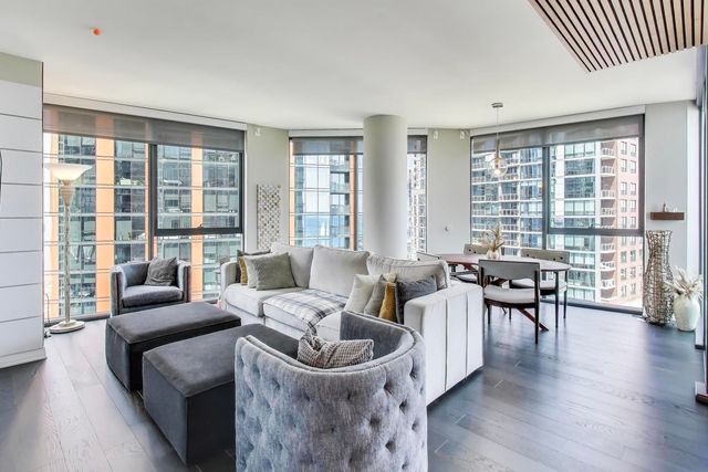 211 N Harbor Drive 1809, Chicago, IL 60601