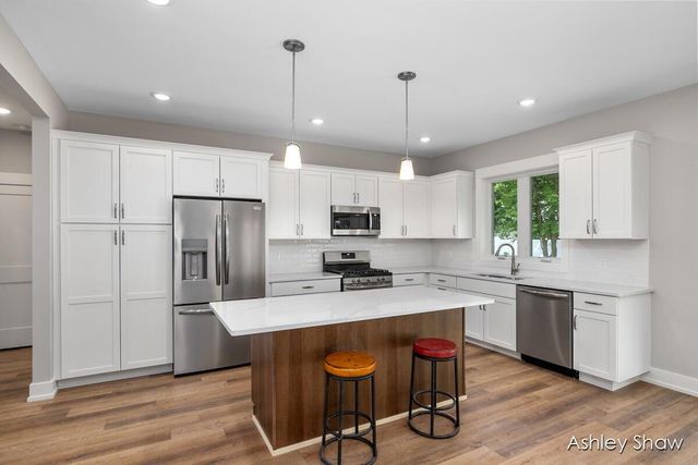 1500 Poppy Point Drive, Jenison, MI 49428