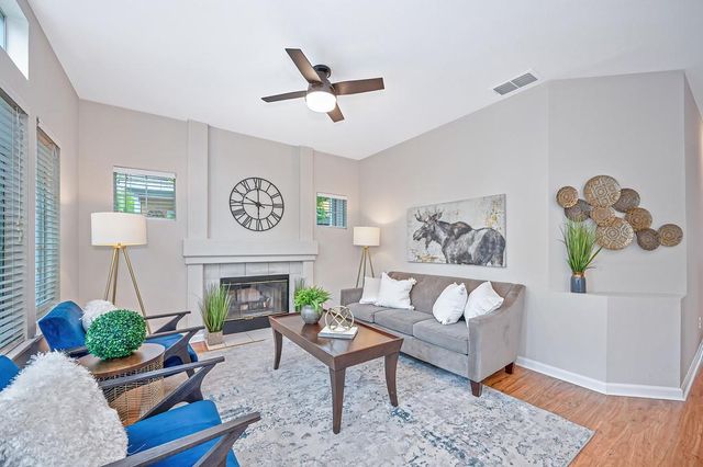 463 Parker Dr, Folsom, CA 95630