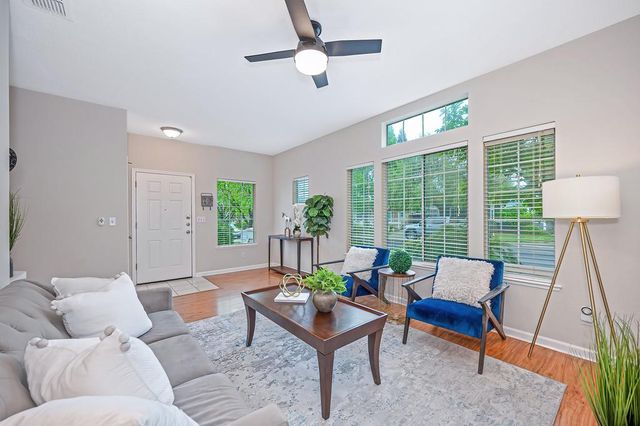 463 Parker Dr, Folsom, CA 95630