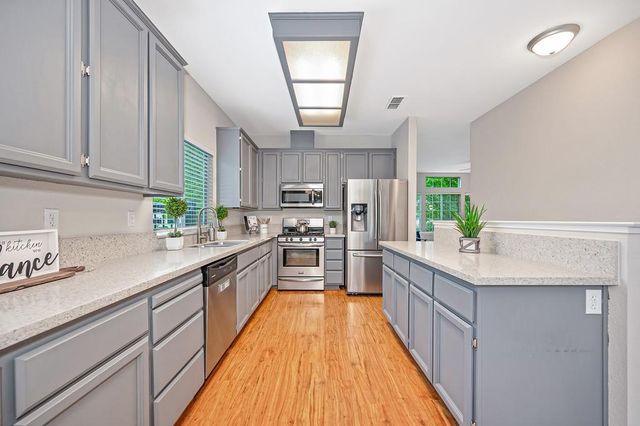 463 Parker Dr, Folsom, CA 95630