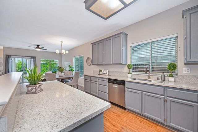 463 Parker Dr, Folsom, CA 95630