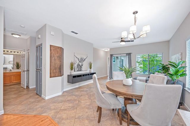 463 Parker Dr, Folsom, CA 95630