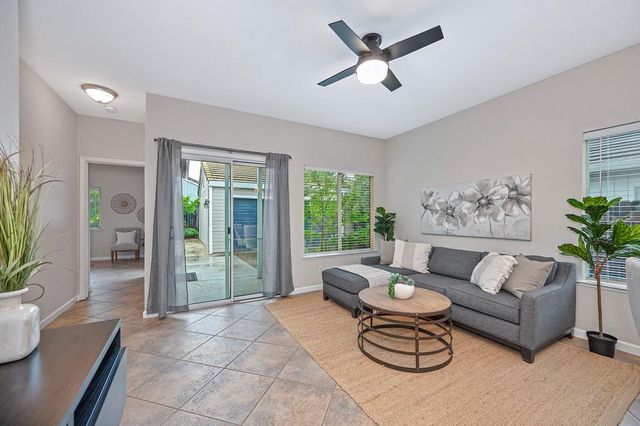 463 Parker Dr, Folsom, CA 95630