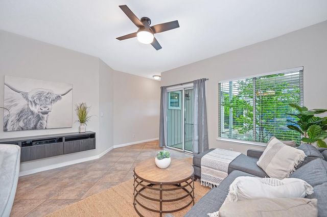 463 Parker Dr, Folsom, CA 95630