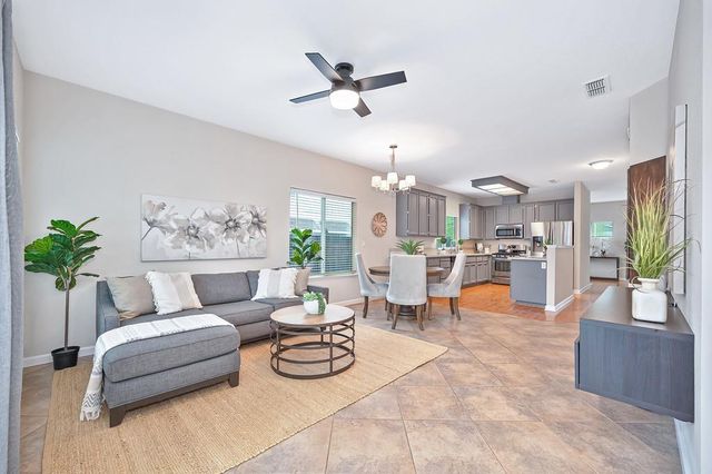 463 Parker Dr, Folsom, CA 95630