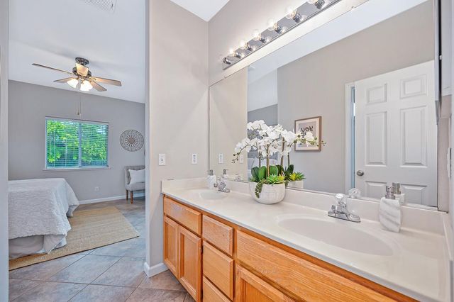 463 Parker Dr, Folsom, CA 95630