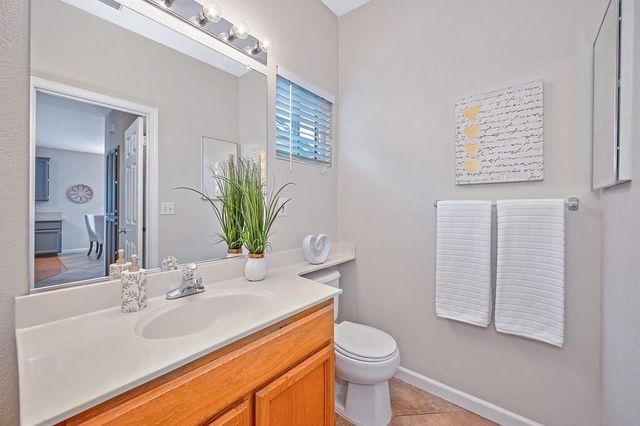 463 Parker Dr, Folsom, CA 95630