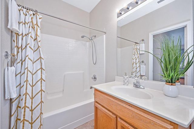 463 Parker Dr, Folsom, CA 95630