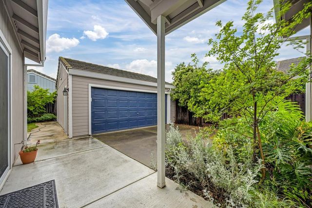 463 Parker Dr, Folsom, CA 95630