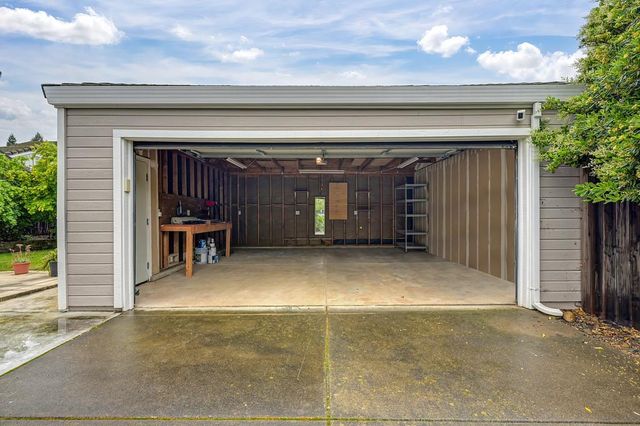 463 Parker Dr, Folsom, CA 95630