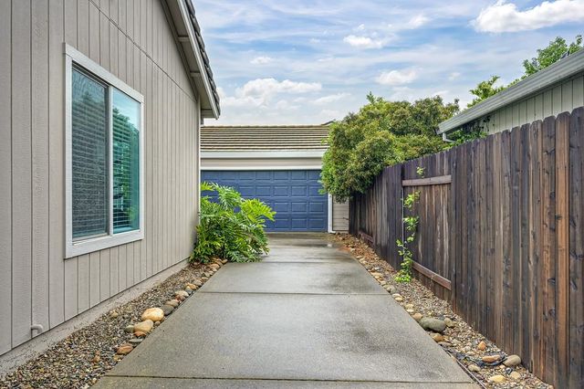 463 Parker Dr, Folsom, CA 95630