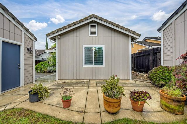 463 Parker Dr, Folsom, CA 95630