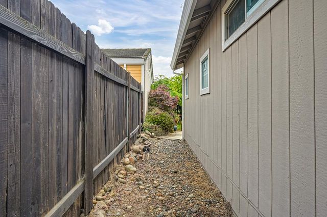 463 Parker Dr, Folsom, CA 95630