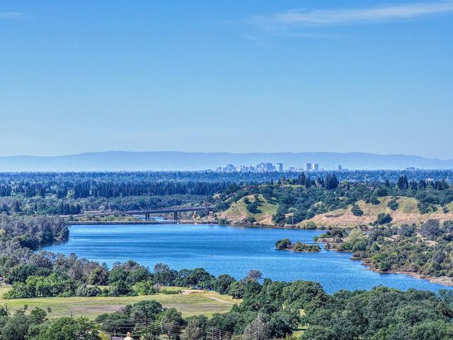 463 Parker Dr, Folsom, CA 95630