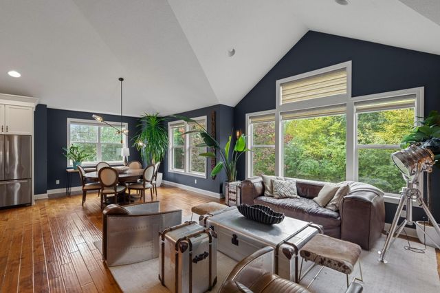 6292 Montee Drive, Eden Prairie, MN 55344
