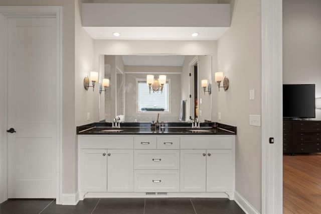 6292 Montee Drive, Eden Prairie, MN 55344