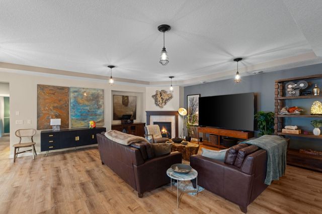 6292 Montee Drive, Eden Prairie, MN 55344