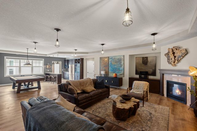 6292 Montee Drive, Eden Prairie, MN 55344